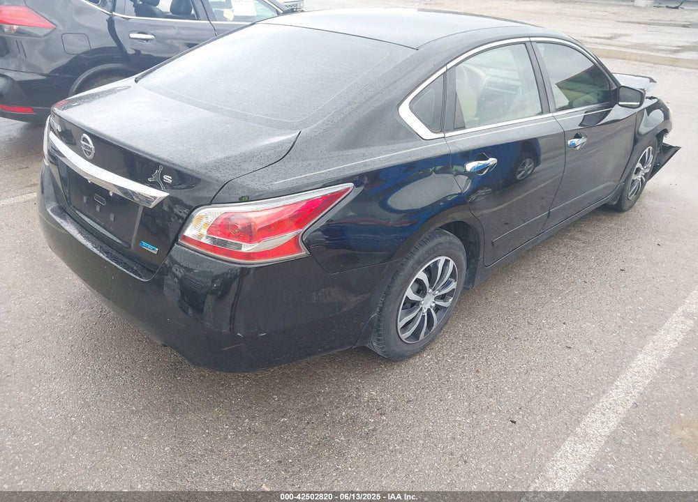 2014 NISSAN ALTIMA 2.5 S VIN: 1N4AL3AP8EN242009
