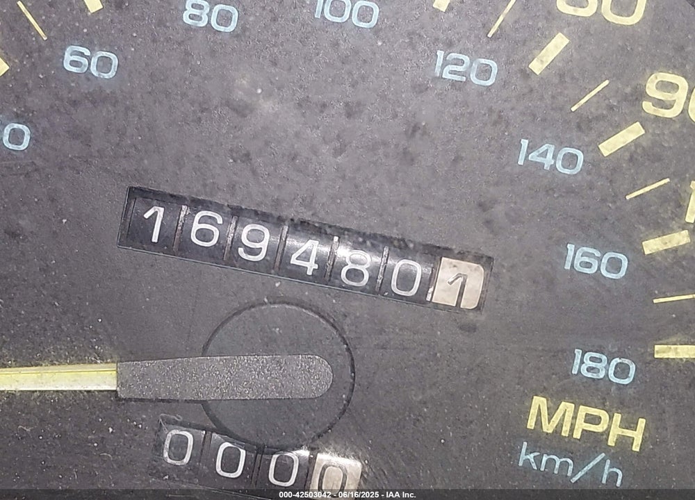 1992 CHEVROLET CAMARO RS VIN: 1G1FP23E7NL135628