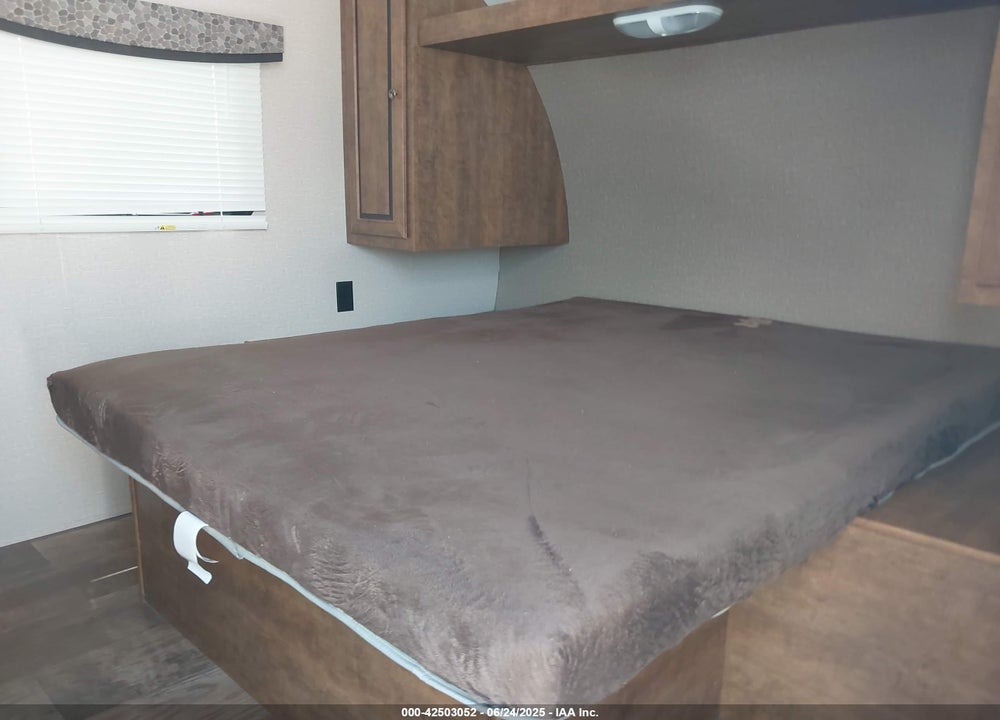 2016 CROSSROADS CAMPER VIN: 4V0TC2120GJ009162