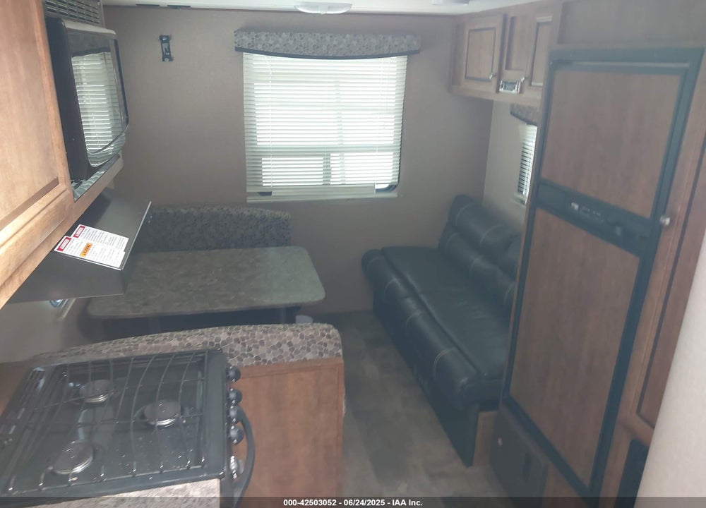 2016 CROSSROADS CAMPER VIN: 4V0TC2120GJ009162