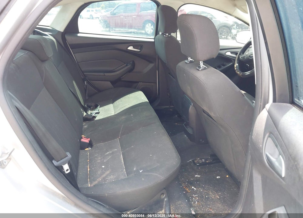 2015 FORD FOCUS VIN: 1FADP3F2XFL259311