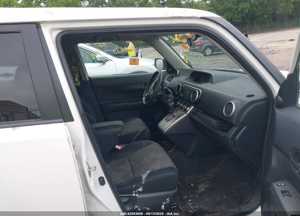 2013 SCION XB VIN: JTLZE4FE5DJ030828