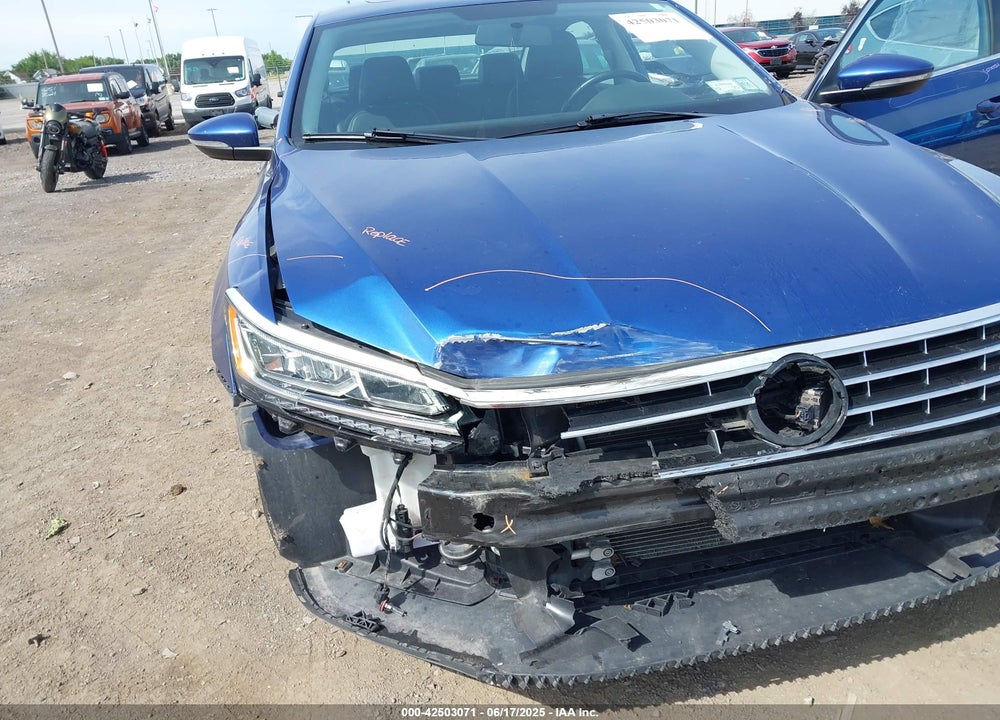 2017 VOLKSWAGEN PASSAT VIN: 1VWBT7A36HC068764
