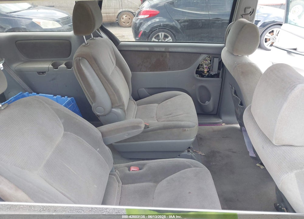 2004 TOYOTA SIENNA LE VIN: 5TDZA23C74S123058