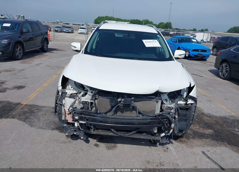2018 NISSAN ROGUE VIN: KNMAT2MVXJP542423