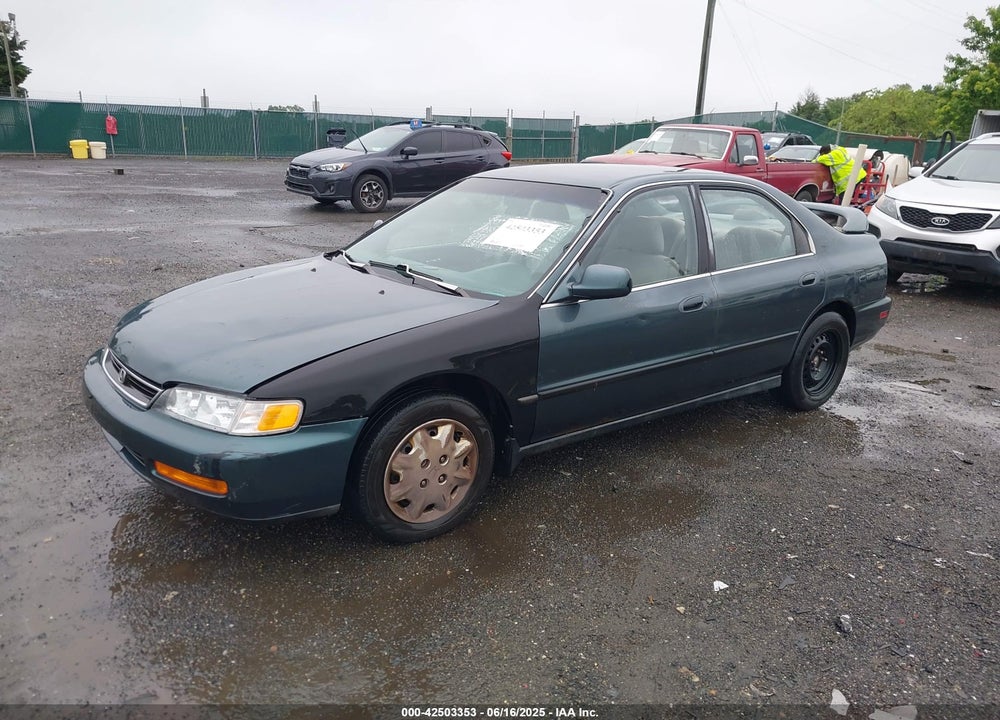1997 HONDA ACCORD LX VIN: 1HGCD5637VA136418