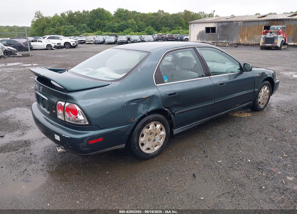 1997 HONDA ACCORD LX VIN: 1HGCD5637VA136418