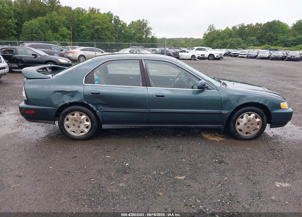 1997 HONDA ACCORD LX VIN: 1HGCD5637VA136418