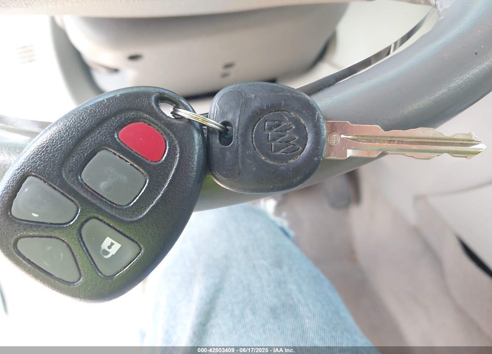 2008 BUICK LUCERNE CXL VIN: 1G4HD572X8U102434
