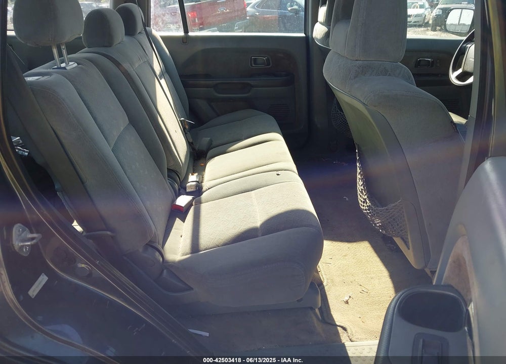 2005 HONDA PILOT VIN: 2HKYF18125H550721