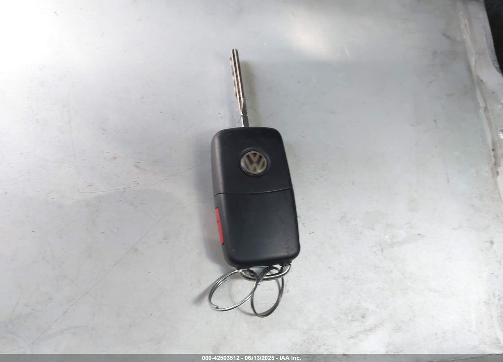 2016 VOLKSWAGEN PASSAT VIN: 1VWAT7A31GC048948
