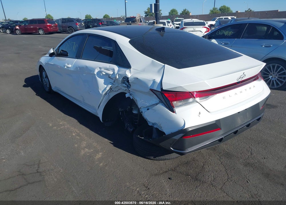 2024 HYUNDAI ELANTRA VIN: KMHLL4DG8RU816118