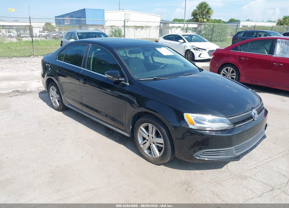 2013 VOLKSWAGEN JETTA HYBRID SEL VIN: 3VW637AJXDM226189