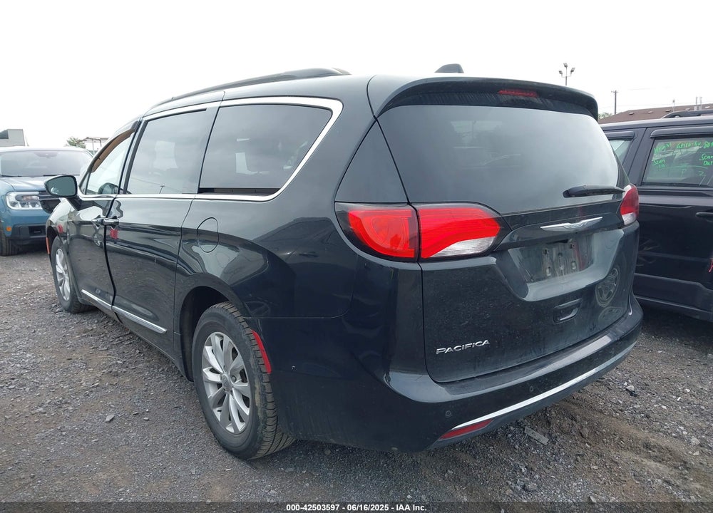 2017 CHRYSLER PACIFICA TOURING L VIN: 2C4RC1BG4HR763669
