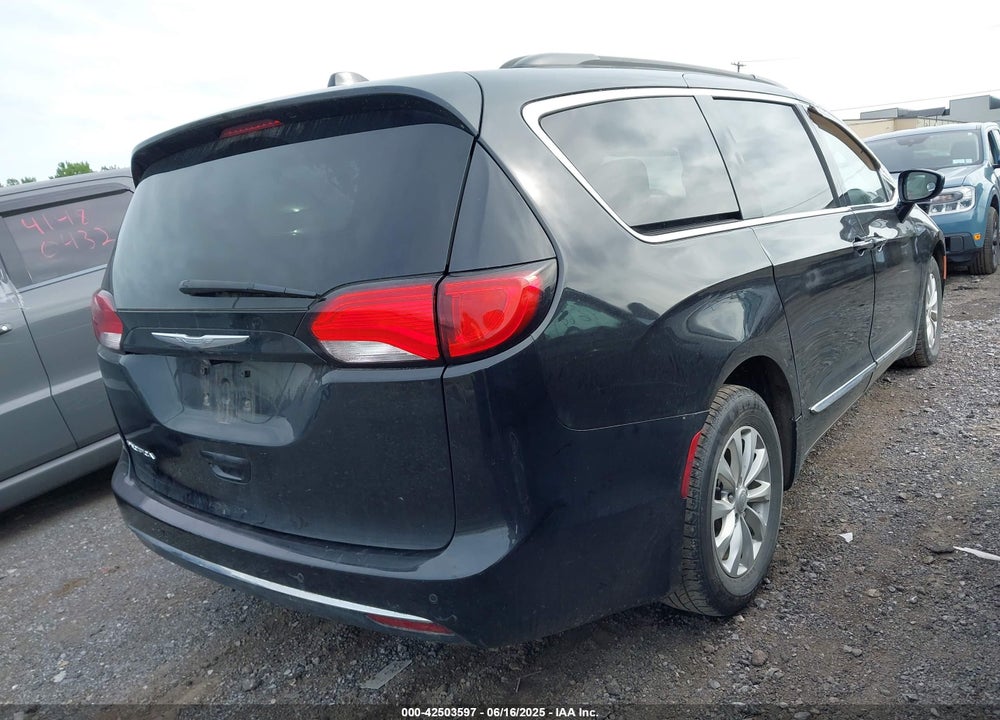2017 CHRYSLER PACIFICA TOURING L VIN: 2C4RC1BG4HR763669
