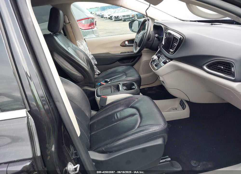 2017 CHRYSLER PACIFICA TOURING L VIN: 2C4RC1BG4HR763669