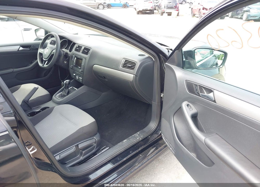 2017 VOLKSWAGEN JETTA VIN: 3VW2B7AJ0HM392017