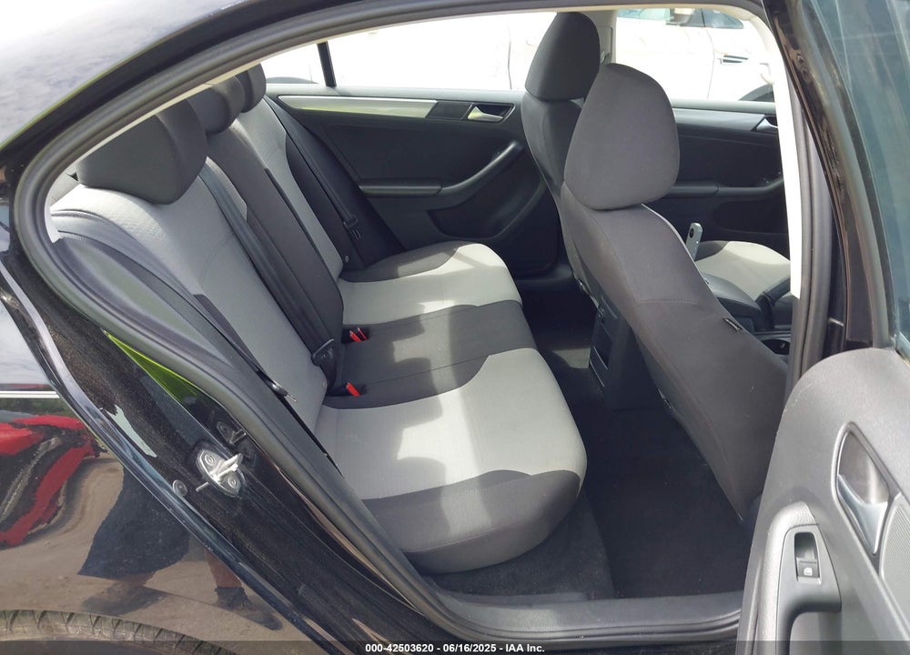 2017 VOLKSWAGEN JETTA VIN: 3VW2B7AJ0HM392017