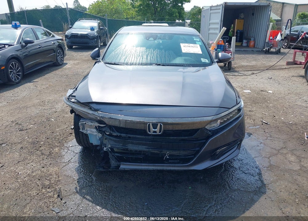 2018 HONDA ACCORD VIN: 1HGCV1F30JA210861