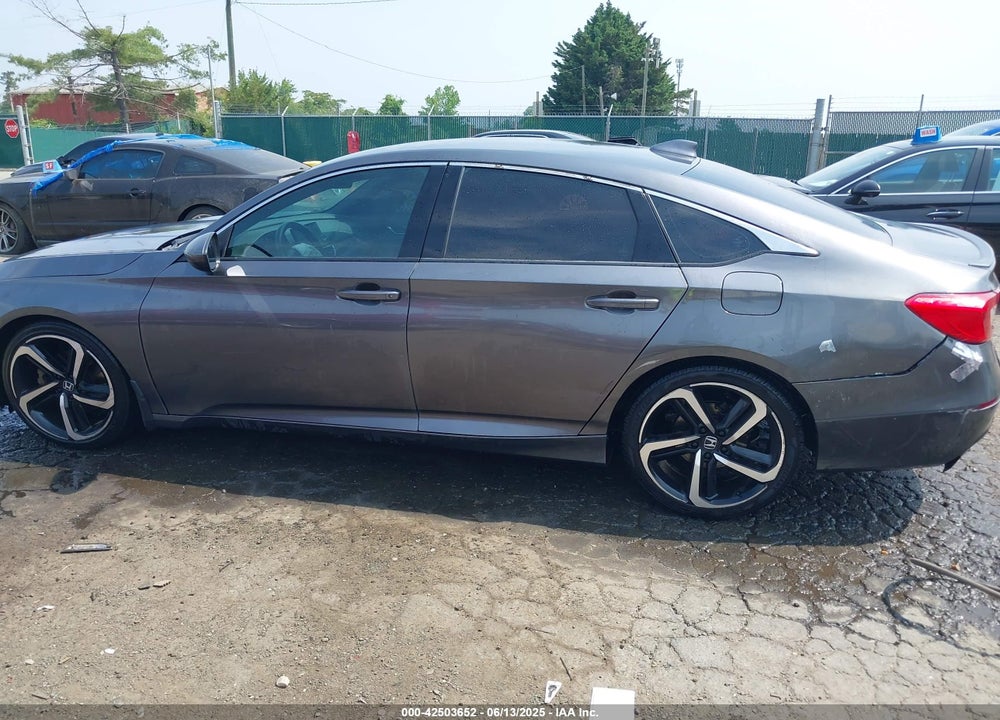 2018 HONDA ACCORD VIN: 1HGCV1F30JA210861