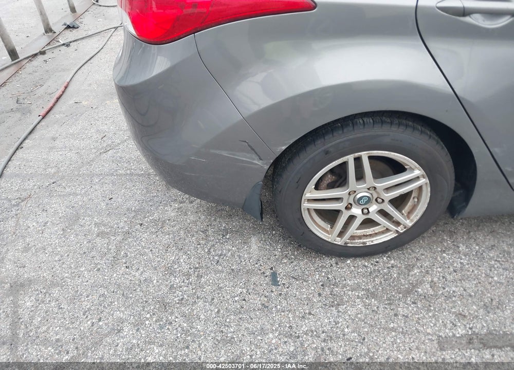 2012 HYUNDAI ELANTRA VIN: 5NPDH4AE7CH098138