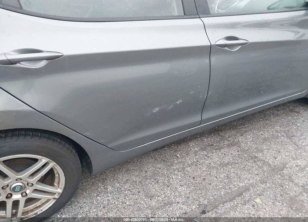 2012 HYUNDAI ELANTRA VIN: 5NPDH4AE7CH098138