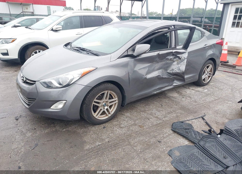 2012 HYUNDAI ELANTRA VIN: 5NPDH4AE7CH098138