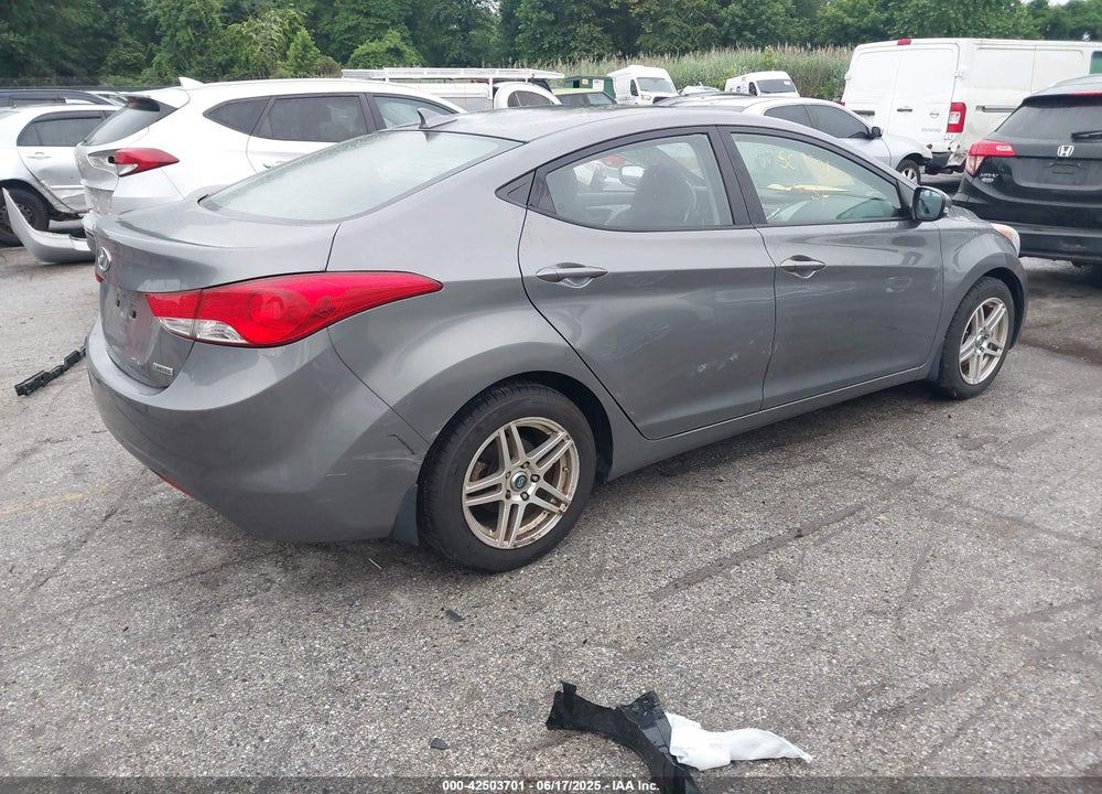 2012 HYUNDAI ELANTRA VIN: 5NPDH4AE7CH098138