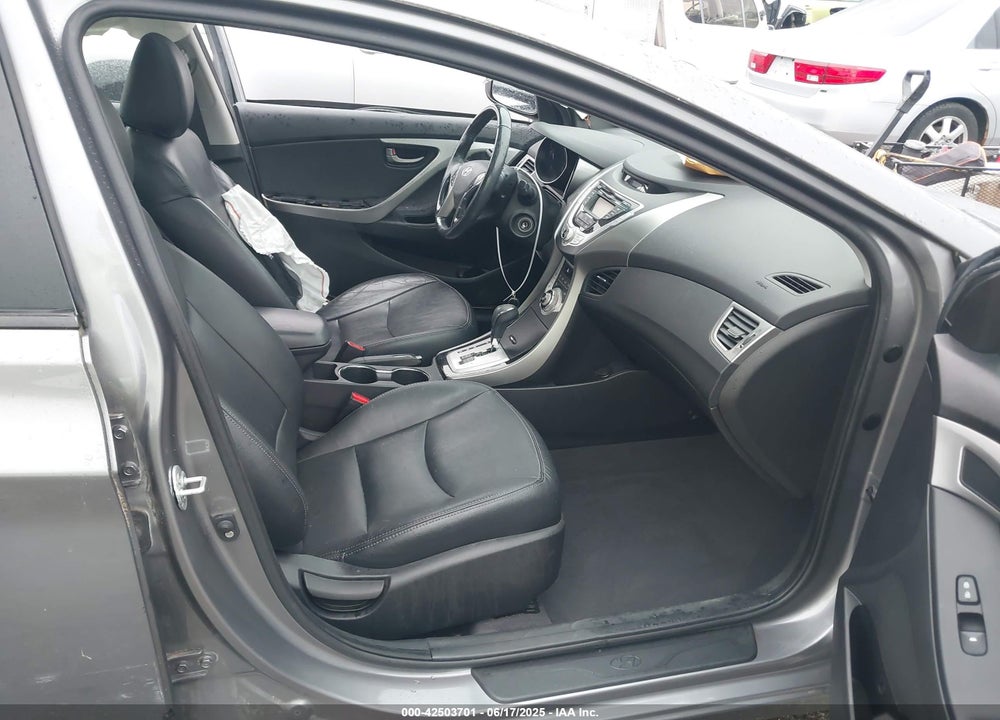 2012 HYUNDAI ELANTRA VIN: 5NPDH4AE7CH098138