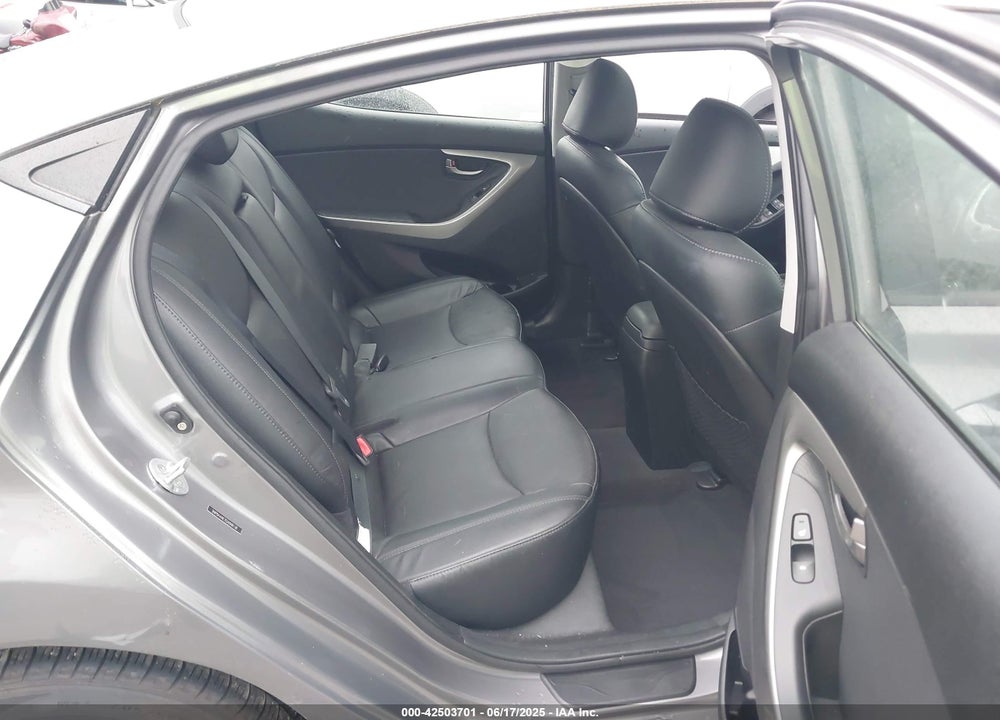 2012 HYUNDAI ELANTRA VIN: 5NPDH4AE7CH098138