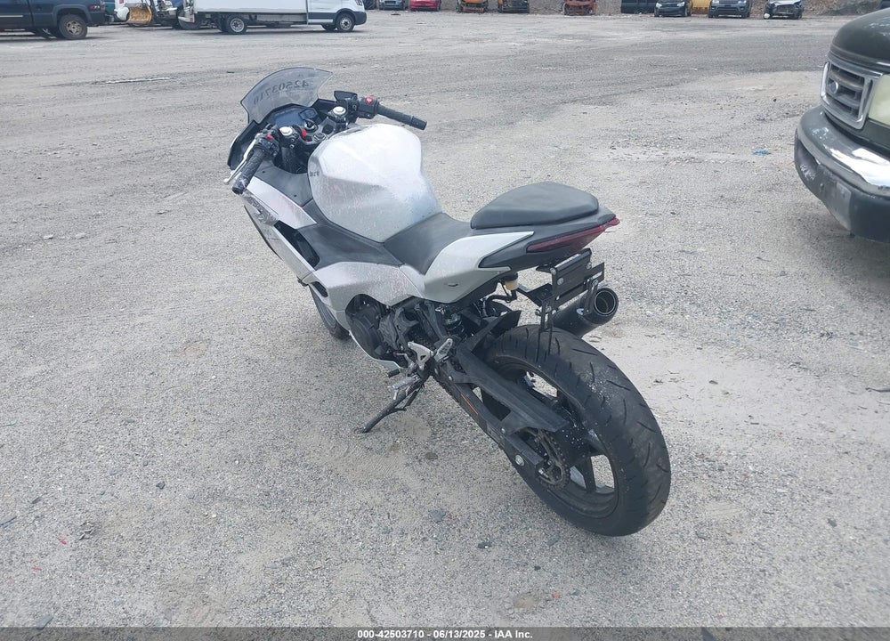 2025 KAWASAKI EX500 H VIN: ML5EXGH15SDA59934