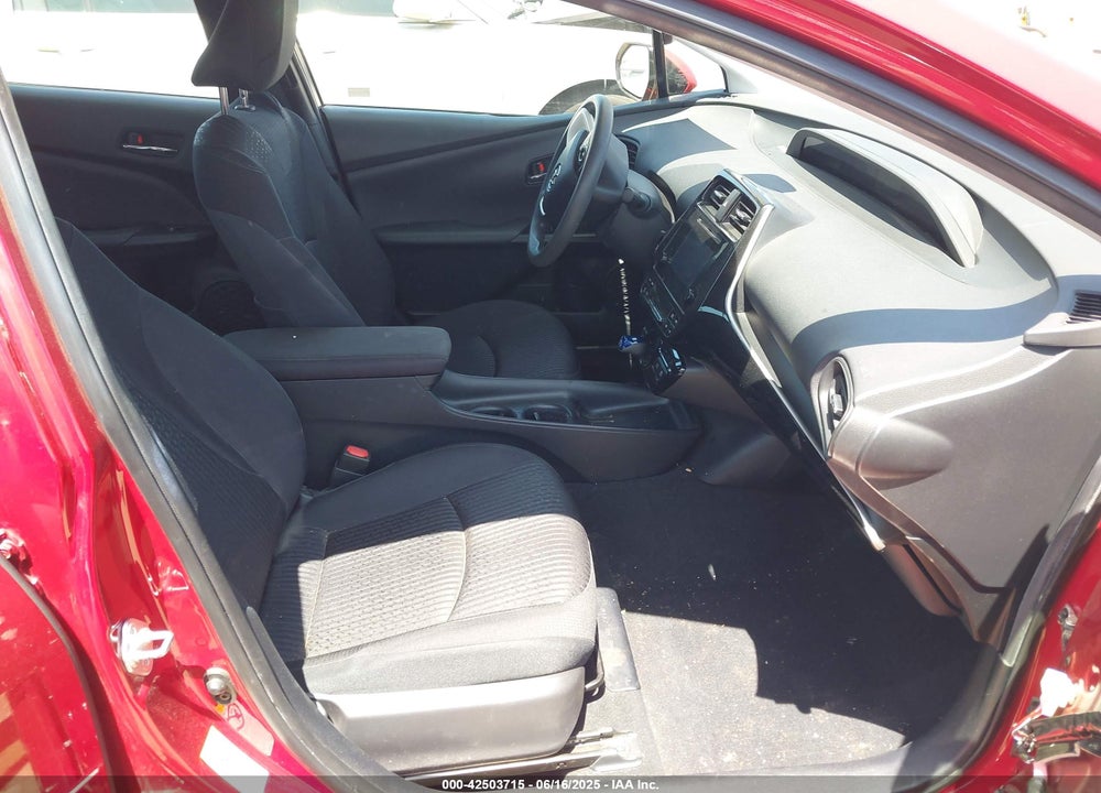 2018 TOYOTA PRIUS TWO VIN: JTDKBRFUXJ3059431