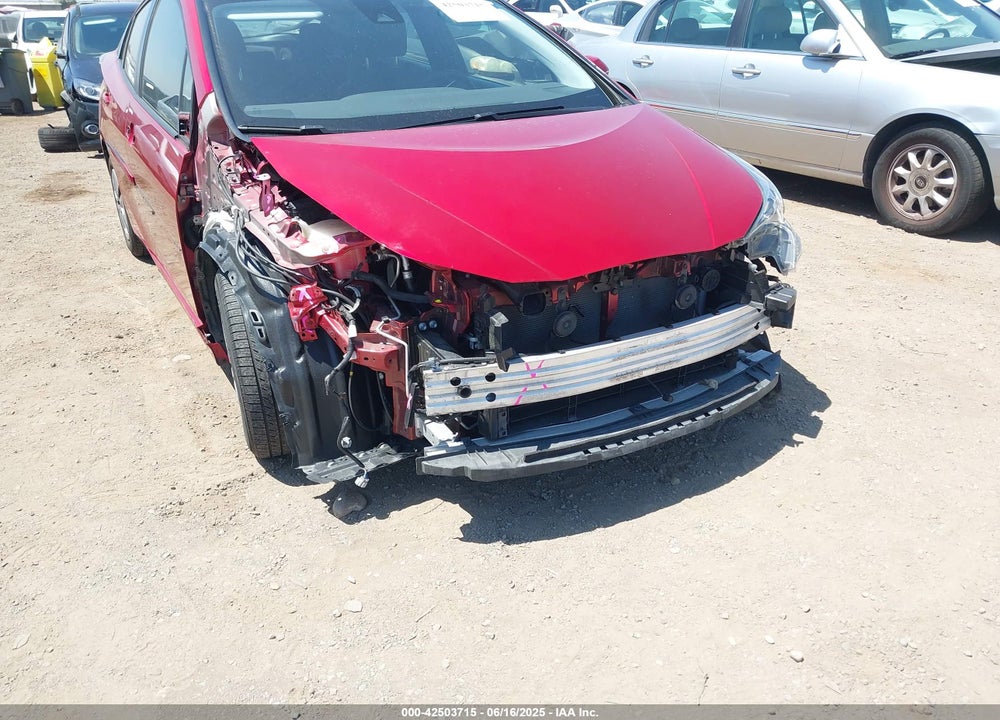 2018 TOYOTA PRIUS TWO VIN: JTDKBRFUXJ3059431