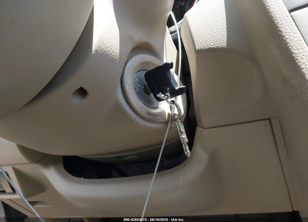 2008 NISSAN VERSA VIN: 3N1BC11E38L372613