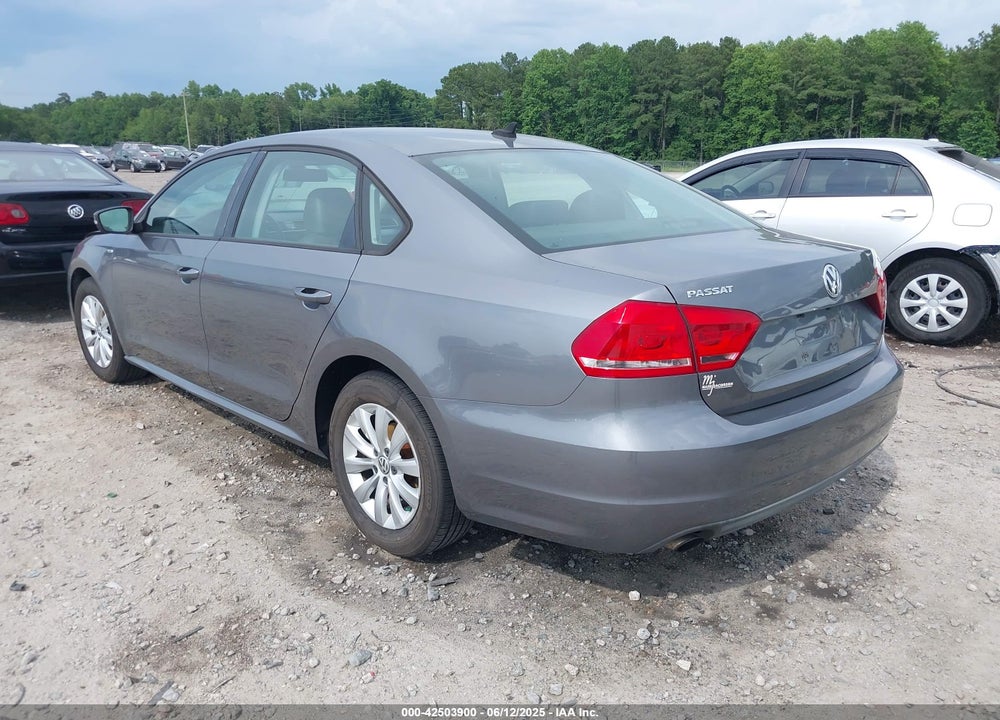 2015 VOLKSWAGEN PASSAT VIN: 1VWAT7A31FC016497