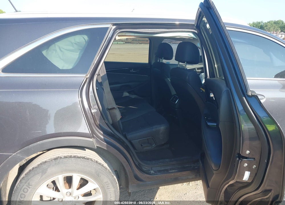 2017 KIA SORENTO VIN: 5XYPG4A56HG224388