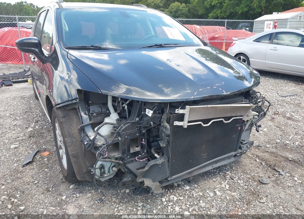 2020 CHRYSLER PACIFICA TOURING L VIN: 2C4RC1BG3LR106662