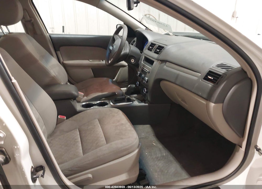 2011 FORD FUSION VIN: 3FAHP0HA4BR242116