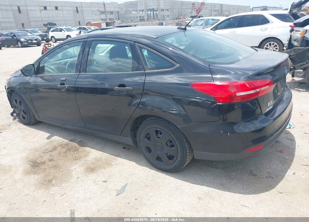 2016 FORD FOCUS VIN: 1FADP3E20GL233982