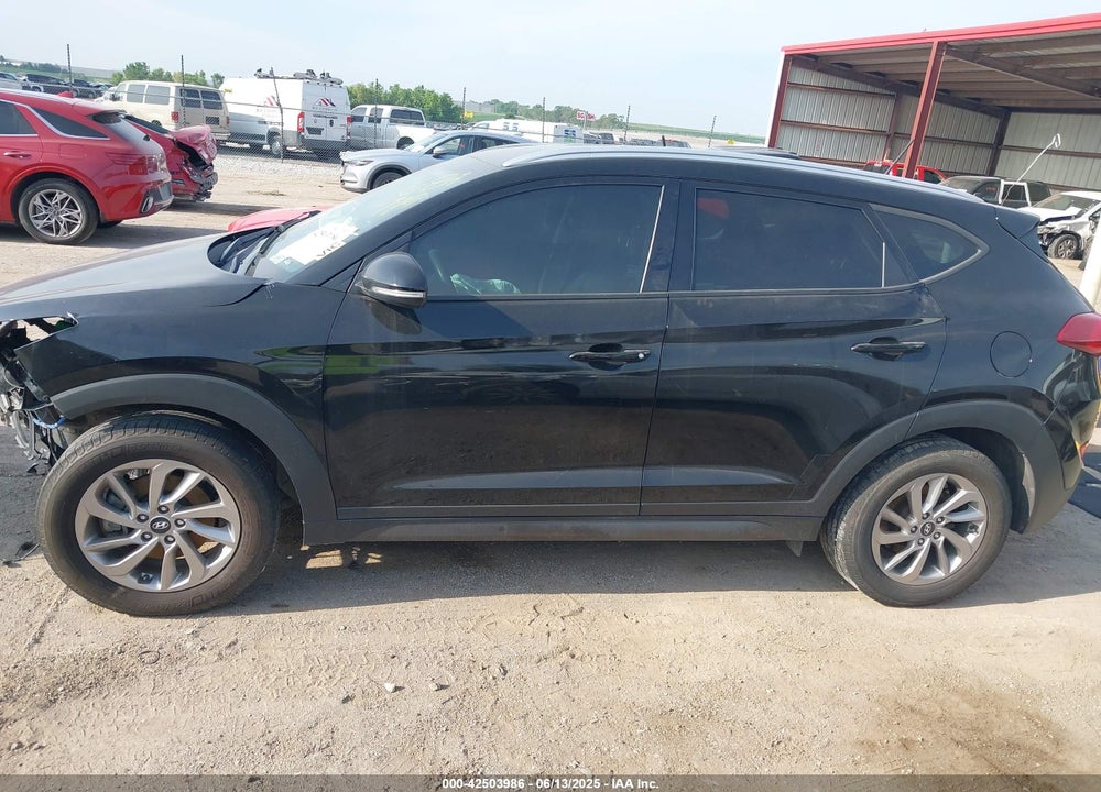 2016 HYUNDAI TUCSON VIN: KM8J3CA24GU127426