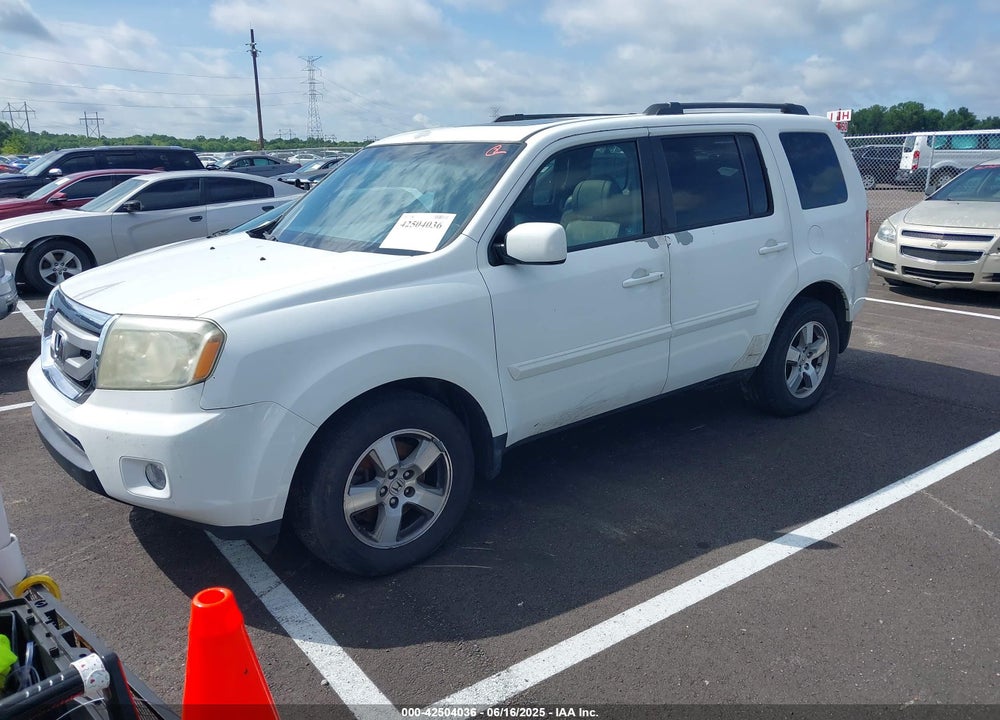 2011 HONDA PILOT EX-L VIN: 5FNYF3H51BB032575