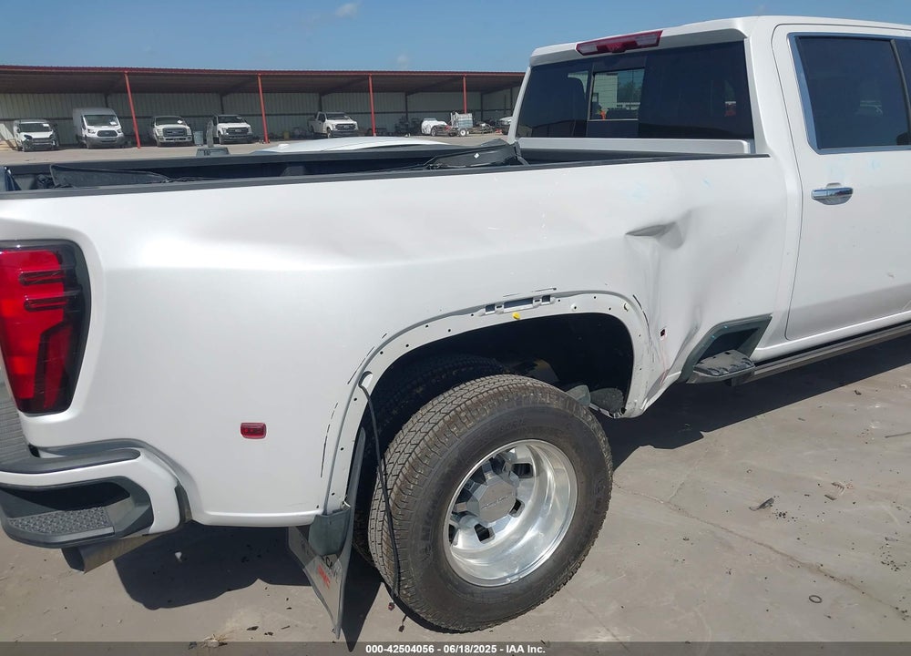 2025 GMC SIERRA 3500HD 4WD  LONG BED DENALI ULTIMATE VIN: 1GT4UYEY4SF213228