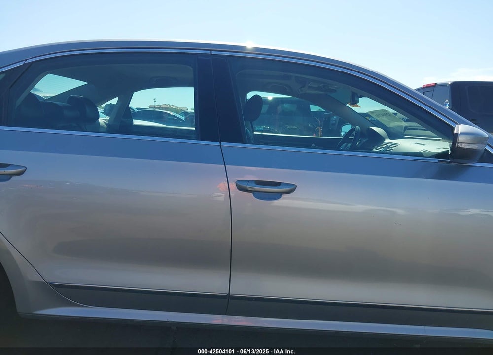 2013 VOLKSWAGEN PASSAT VIN: 1VWCN7A39DC047044