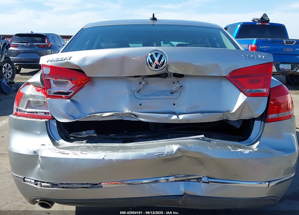 2013 VOLKSWAGEN PASSAT VIN: 1VWCN7A39DC047044