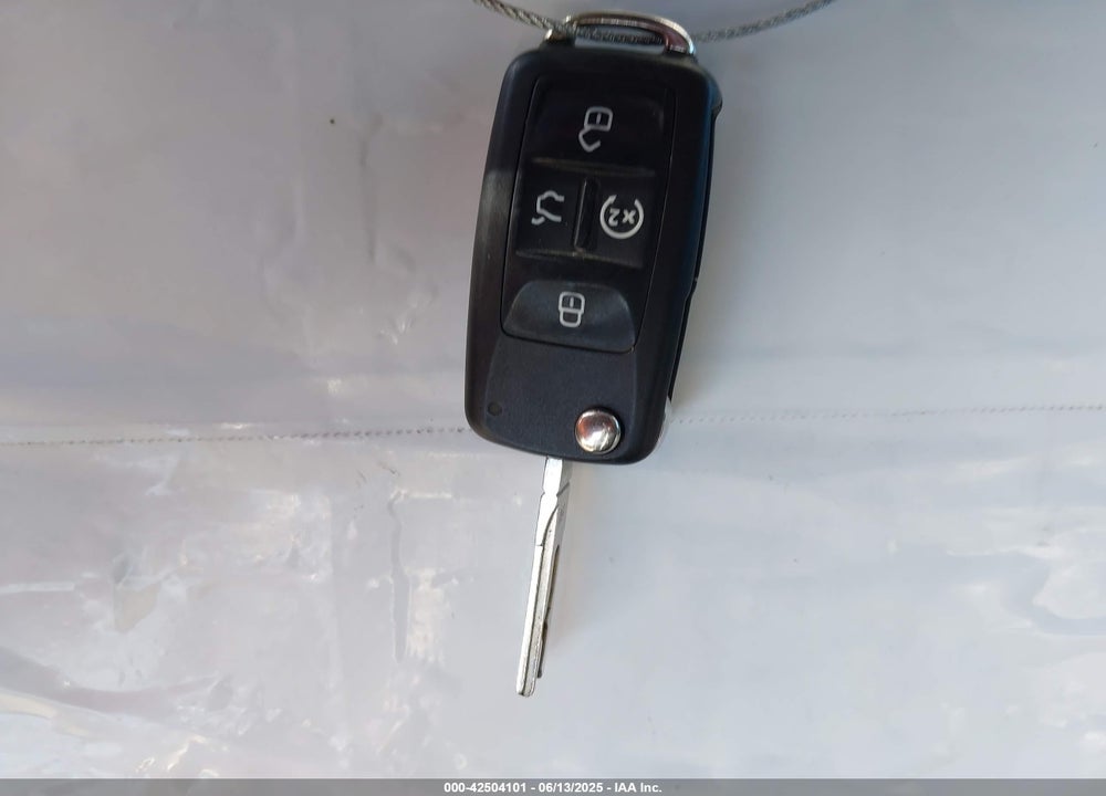 2013 VOLKSWAGEN PASSAT VIN: 1VWCN7A39DC047044