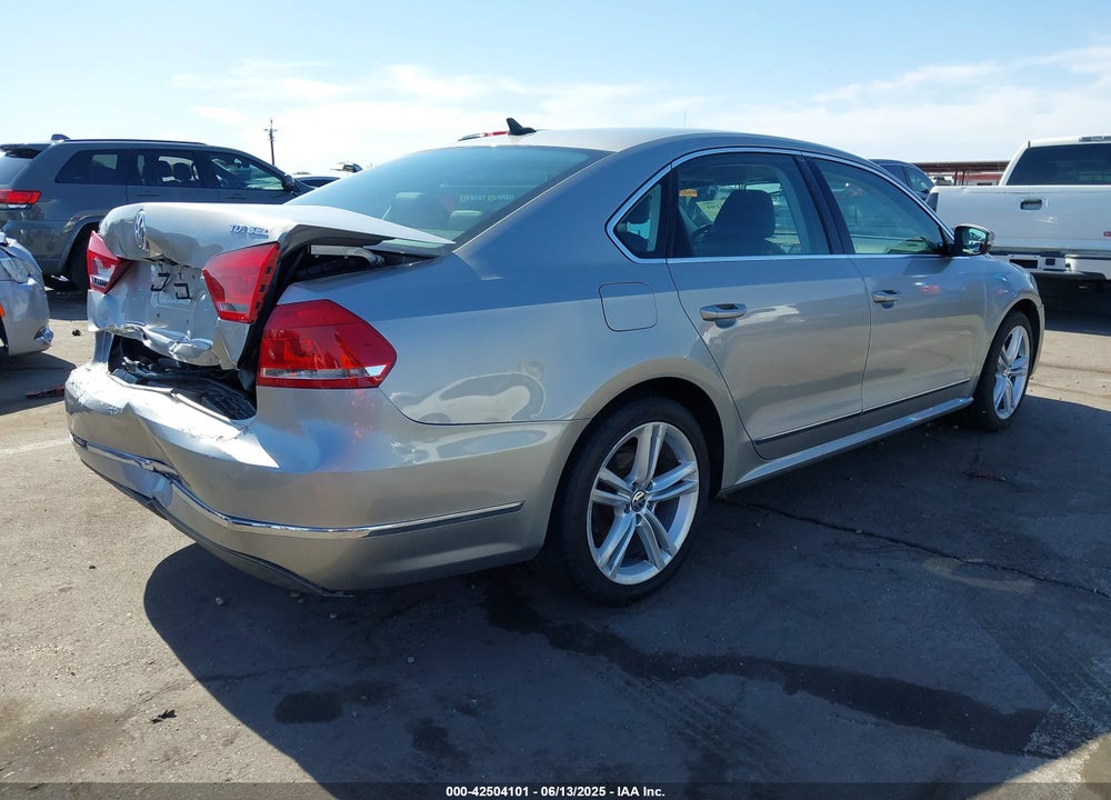 2013 VOLKSWAGEN PASSAT VIN: 1VWCN7A39DC047044