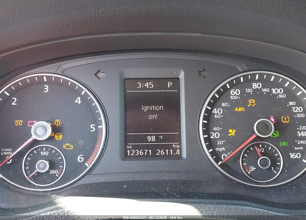 2013 VOLKSWAGEN PASSAT VIN: 1VWCN7A39DC047044