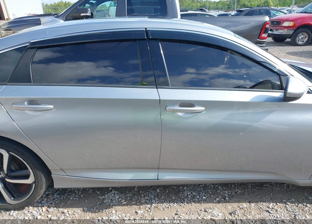 2018 HONDA ACCORD VIN: 1HGCV2F34JA005985