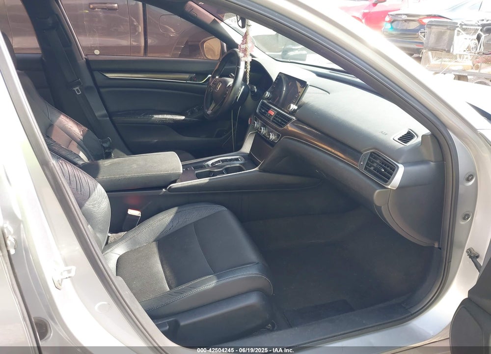 2018 HONDA ACCORD VIN: 1HGCV2F34JA005985