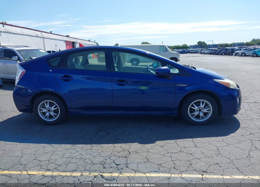 2011 TOYOTA PRIUS TWO VIN: JTDKN3DU0B0253881